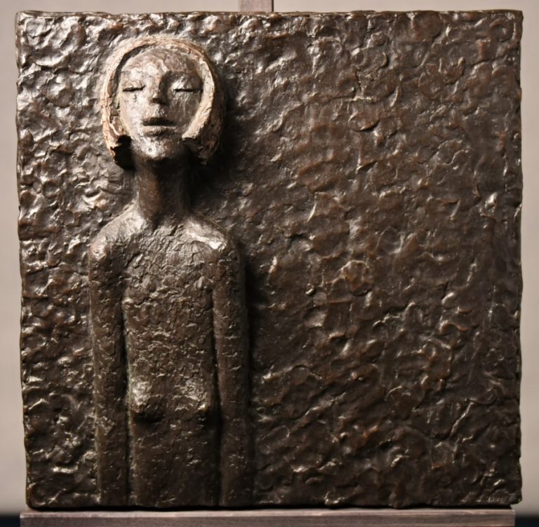 Velkolepý bronzový reliéf Ještě Jiskra vytvořil Olbram Zoubek v roce 2004. Jde o nádherné dílo o rozměru 50 x 50 cm.