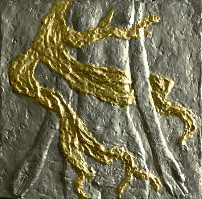 Střední cínový reliéf Vlasatice (střední) patří do triptychu Vlasatic (Pravá, Levá, Střední), který byl vytvořen Olbramem Zoubkem v roce 2010. Vlasatice patří velmi ceněným kusům ze Zoubkovi tvorby a na trhu se takřka nevyskytují.