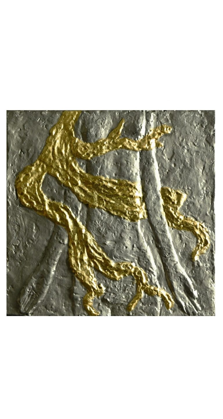 Střední cínový reliéf Vlasatice (střední) patří do triptychu Vlasatic (Pravá, Levá, Střední), který byl vytvořen Olbramem Zoubkem v roce 2010. Vlasatice patří velmi ceněným kusům ze Zoubkovi tvorby a na trhu se takřka nevyskytují.