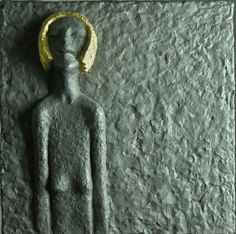 Velkolepý cementový reliéf Ještě Jiskra vytvořil Olbram Zoubek v roce 2004. Jde o nádherné dílo o rozměru 50 x 50 cm.