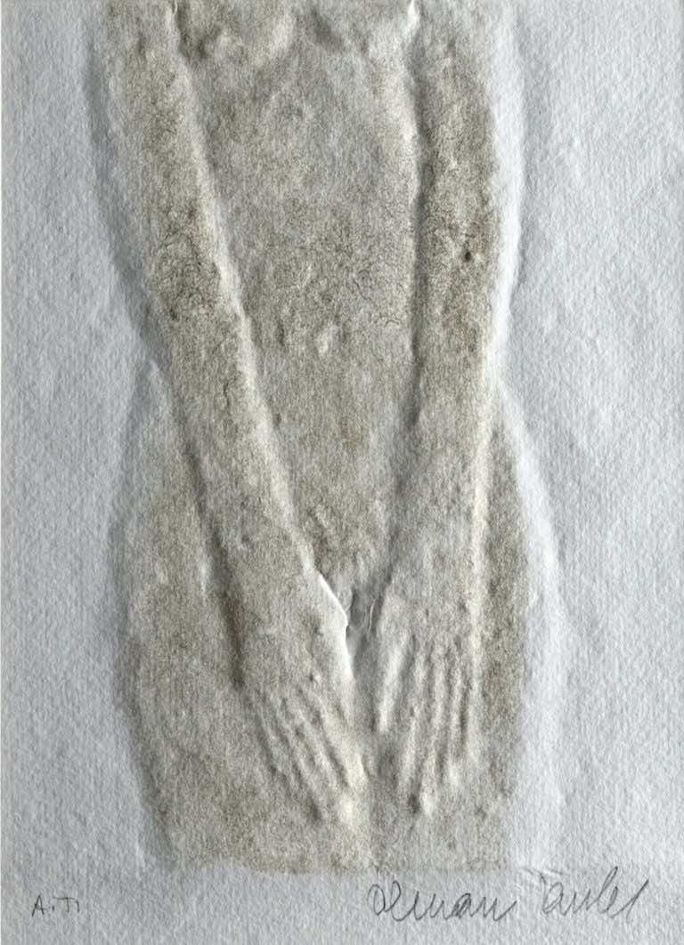 Detail reliéfního tisku.